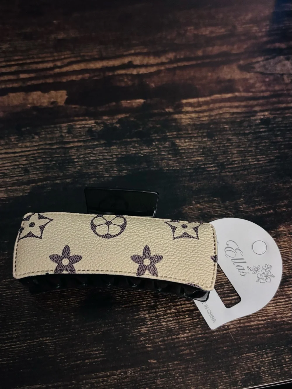 Designer‎ Inspired Cream Leather-Patterned Floral Hair Claw Clip
